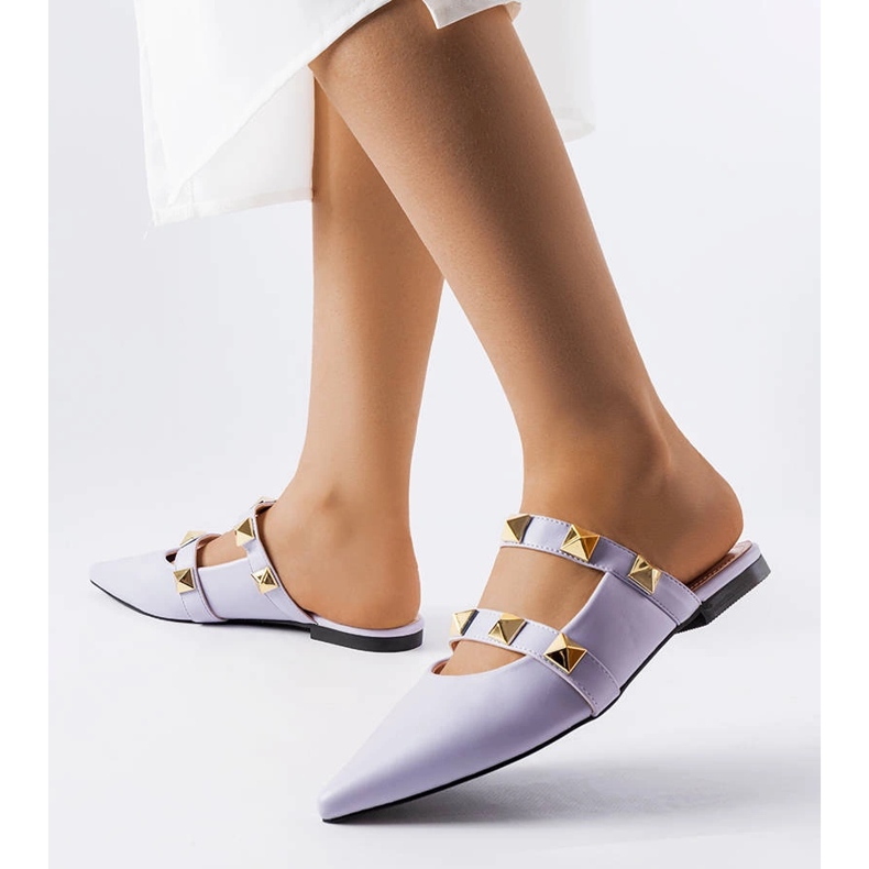 Lilafarbene Pantoletten mit Nieten von Ruckman violett 1