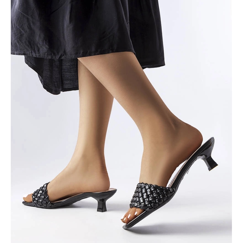 Schwarze Sandalen mit niedrigem Absatz von Burbank 1