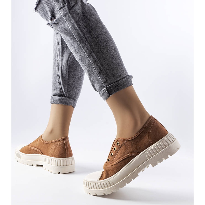 Braune Turnschuhe von Walton 1