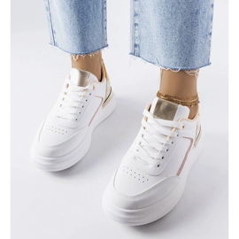 Weiße Sneakers mit beigen Einsätzen von Margarita 2