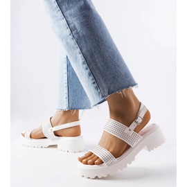 Weiße Sandalen mit Biloxi-Streifen verziert 1