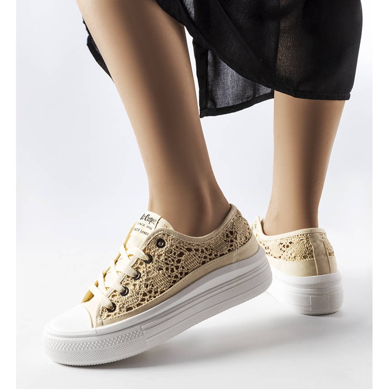 Lee Cooper LCW23-44-1620 beige durchbrochene Turnschuhe 1