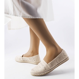 Beige Espadrilles mit Lochmuster von Augusta 1