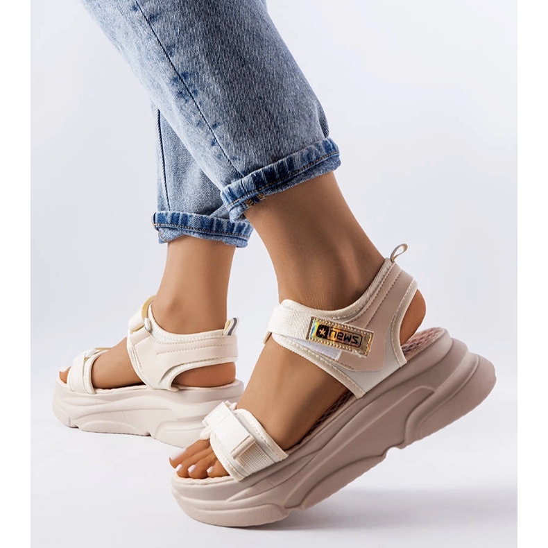 News Beige, sportliche Plateausandalen von Tampa 1