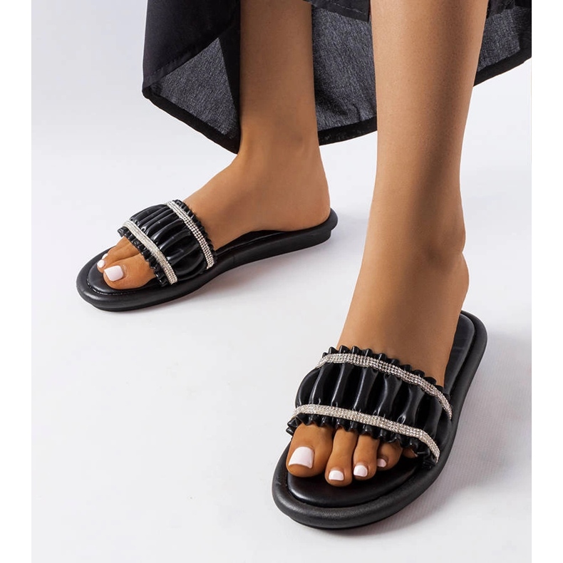 Schwarze Flip-Flops mit Anapor-Strasssteinen 1