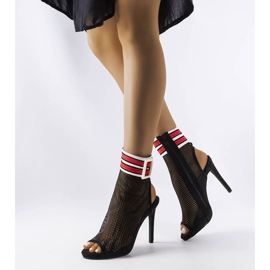 Schwarze Pins mit Mesh-Obermaterial von Glo 1