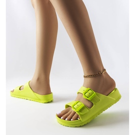 Grüne Gummipantoffeln mit Schnallen von Eugene 2