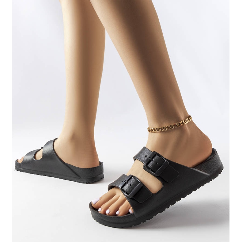 Schwarze Gummi-Sandalen mit Schnallen von Eugene 2