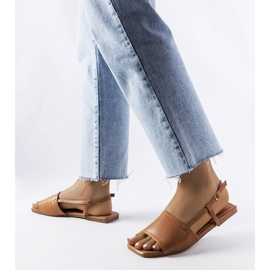 Braune Sandalen mit eckiger Zehenpartie von Locust 1