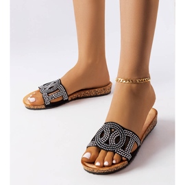 Schwarze Pantoletten verziert mit Lagacé-Jets 1