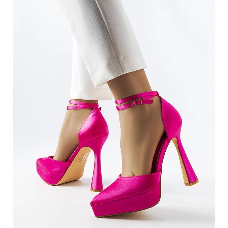 Rosa Pumps mit hohen Absätzen von Dallas 1