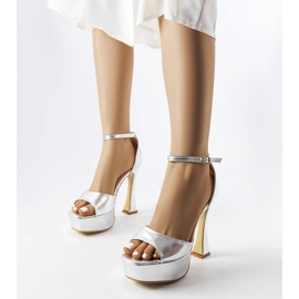 Silberlackierte hohe Illinois-Sandalen 1