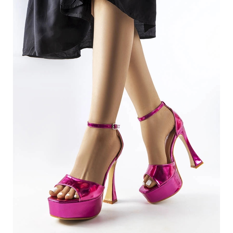 Rosa Lack-Sandalen mit hohen Absätzen von Illinois 1