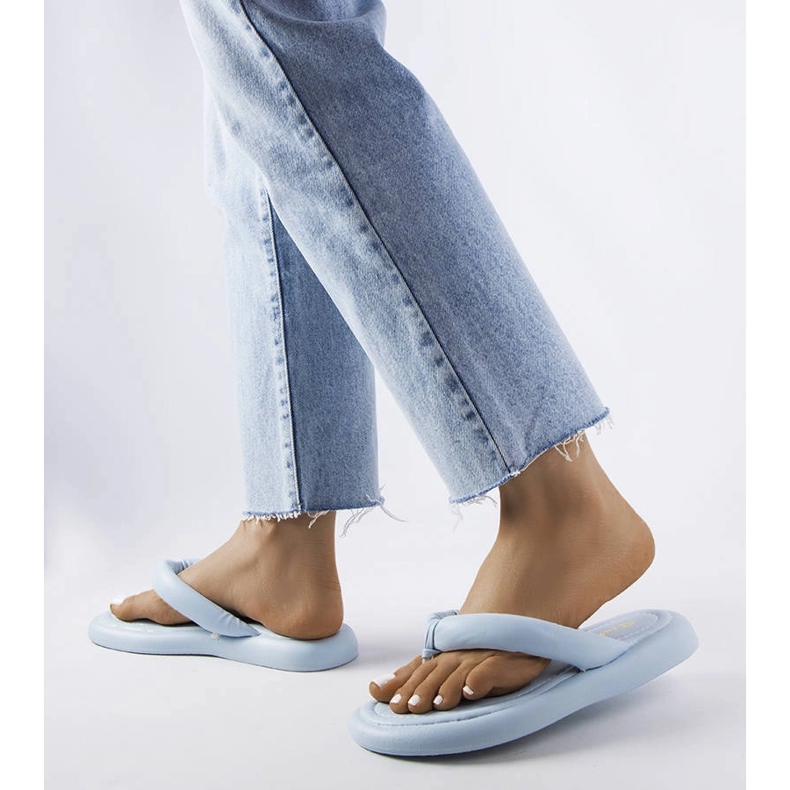 Blaue, klobige Flip-Flops von Smithfield 2