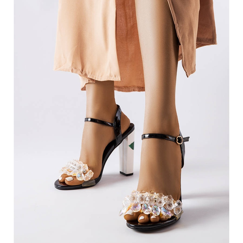 Inna Schwarze Sandalen mit Kristallen von Junction 1