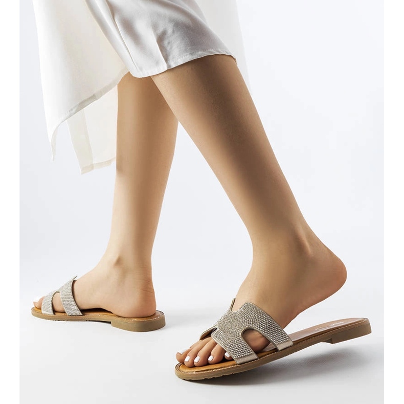 Silberne Pantoletten mit lasiertem Ledereinsatz silber- 2