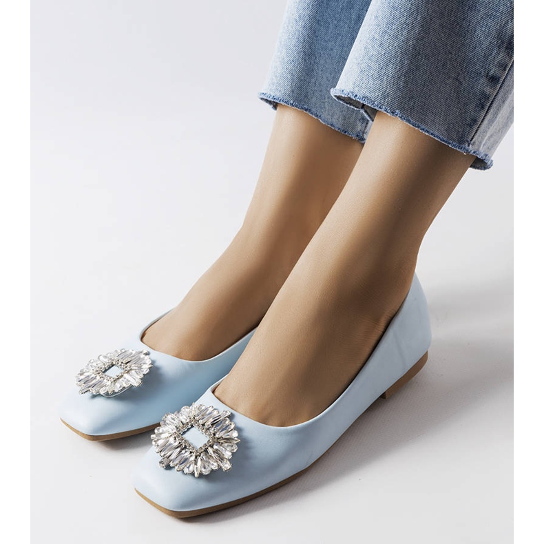 Blaue Ballerinas mit Miren-Brosche 1