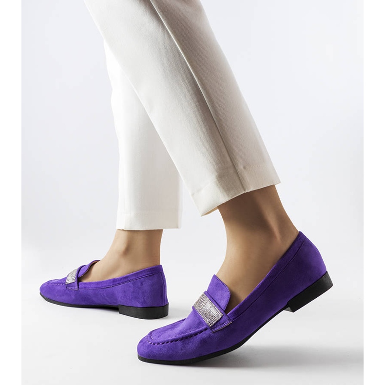 Lila Slipper mit Mignonette-Strasssteinen violett 1