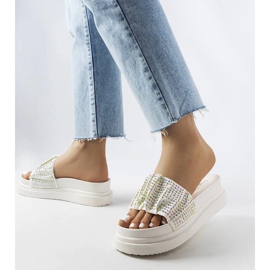 Weiße Plateausandalen mit Zirkonias von Franet 1