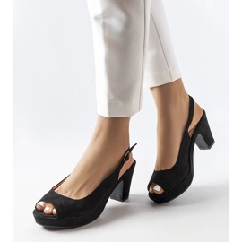 Schwarze Blocksandalen von Dionne 1