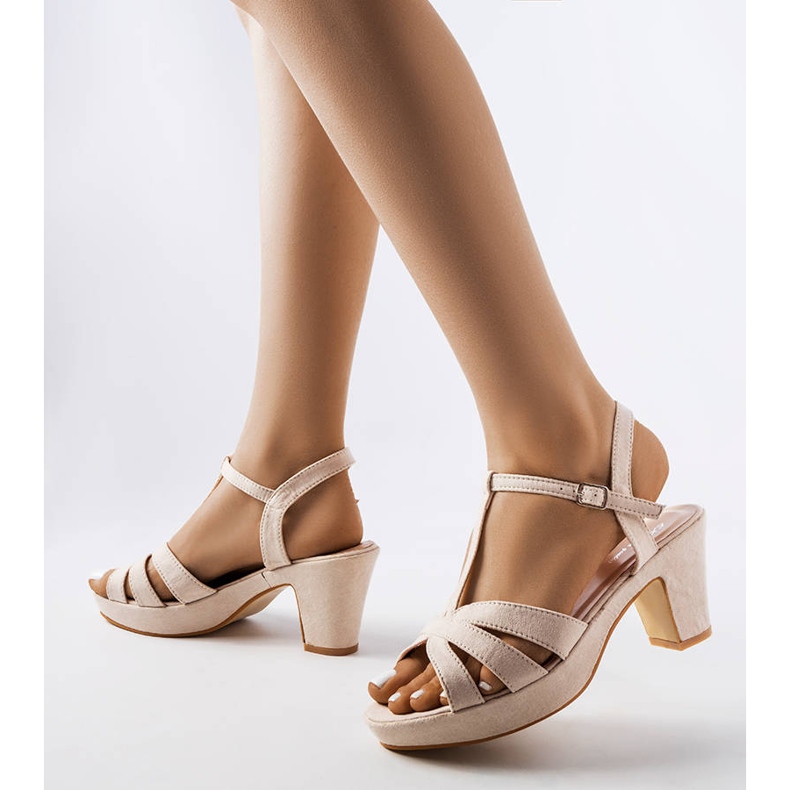 Beige Blocksandalen von Lagrange 1