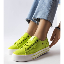 Grüne Sneakers auf der Plattform Big Star HH274057 1