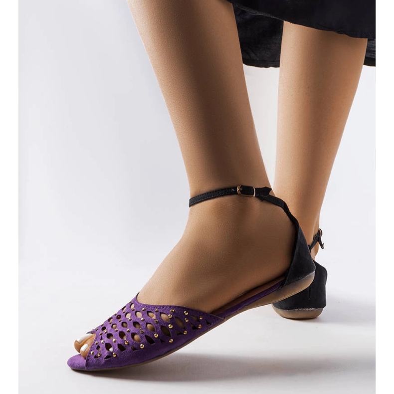 Lila durchbrochene Sandalen mit Zirkonen von Avice 1