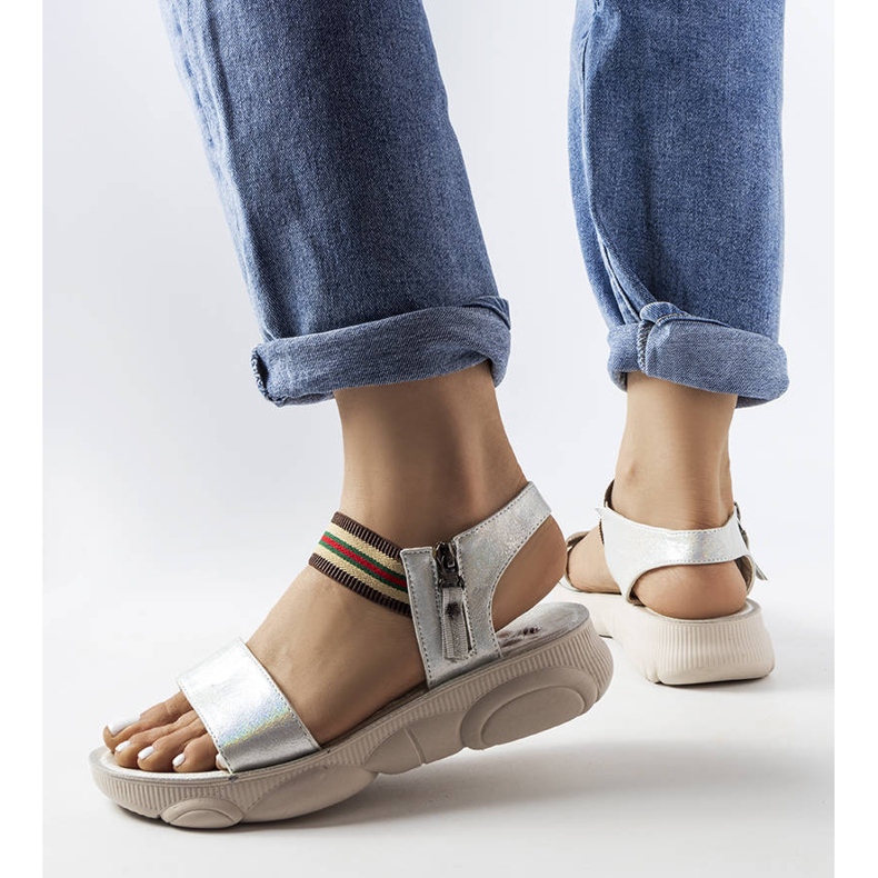 Silbermetallic-Sportsandalen von Parsip 1
