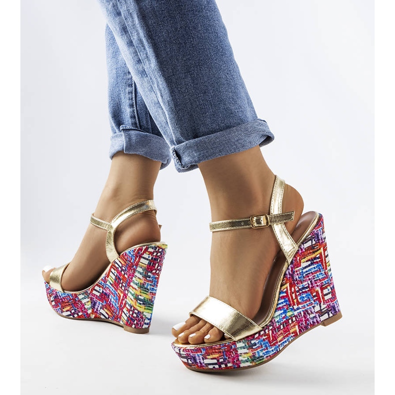 Goldene Keilsandalen von Fairmont 1