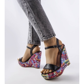 Schwarze Keilsandalen von Fairmont 1