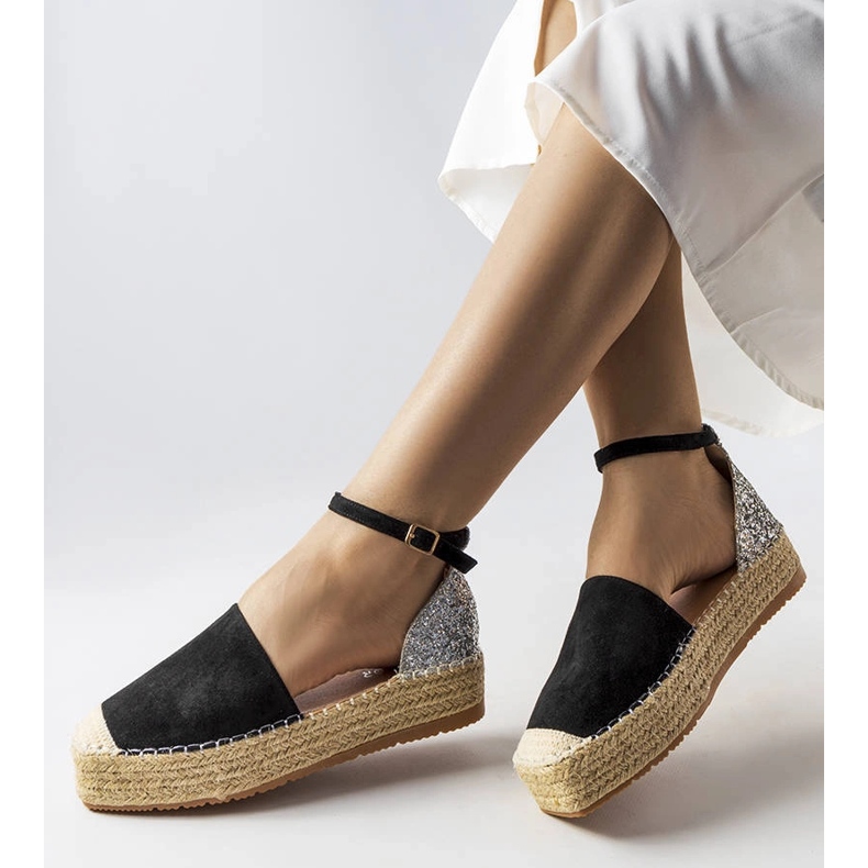 Schwarze Espadrilles mit Glitzereinsatz von Myasia 1