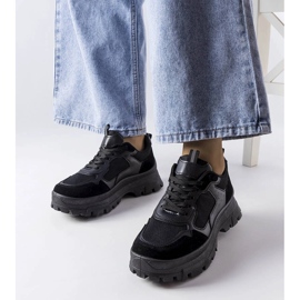 Schwarze, klobige Sneakers von Mikeladze 1