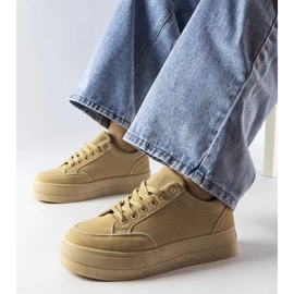 Beige Plateau-Sneaker von Amathymes 1