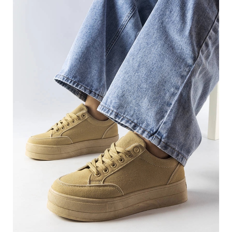 Beige Plateau-Sneaker von Amathymes 1