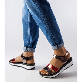 Inna Mila Damen-Sandalen aus Lackleder grau 1