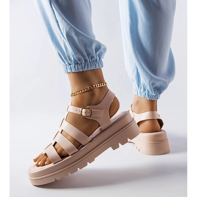 Beigefarbene Sandalen mit Profilsohle von Saidi 2