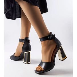 Schwarze Sandalen von Marlens 1