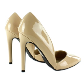 Lackierte Pumps mit Vertiefungen EE05 Beige braun mehrfarbig 2