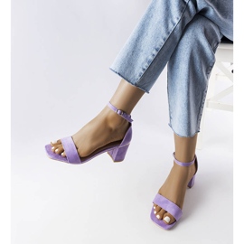 Dara lila Sandalen mit niedrigem Absatz 1