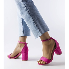 Rosa Sandalen mit niedrigem Absatz von Lourna 1