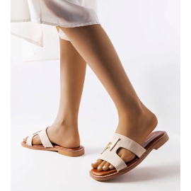 Beigefarbene flache Pantoletten von Leyra 2