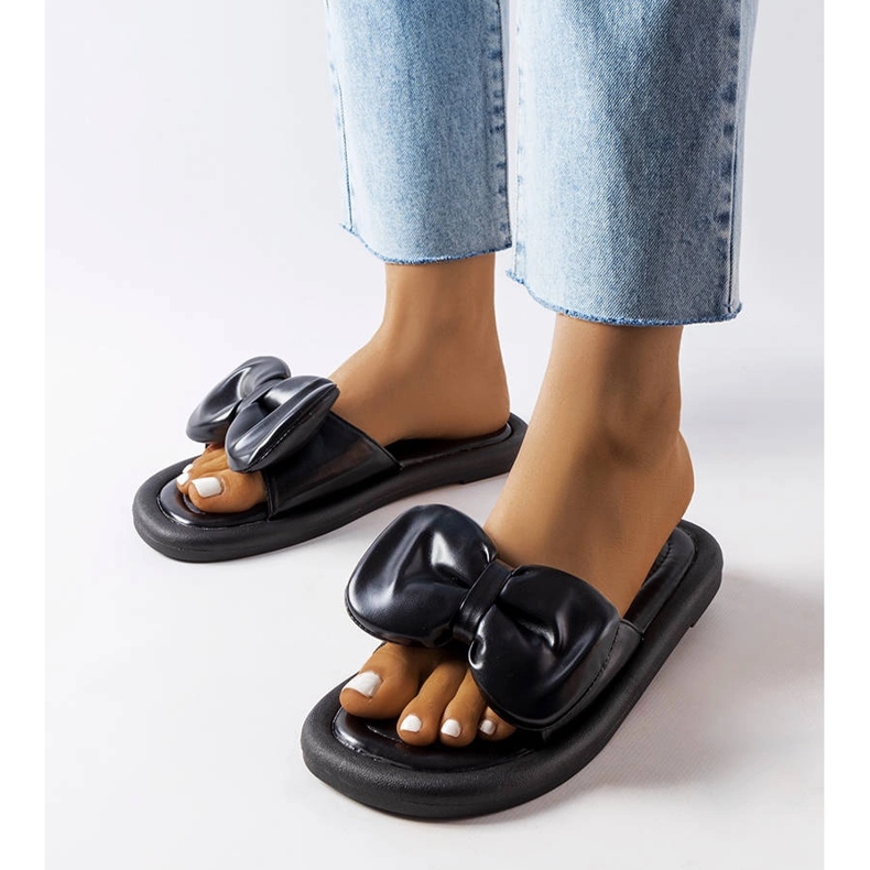 Schwarze Hausschuhe mit Schleife von Lende 1