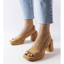 Karino Velours-Blocksandalen beige 1