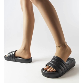 Inna Schwarze Flip-Flops mit Steppmuster von Dorene 2
