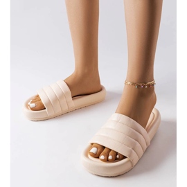 Inna Beigefarbene Hausschuhe mit Steppmuster von Dorene 1