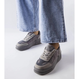 Graue Plateau-Sneaker von Fabienne 1