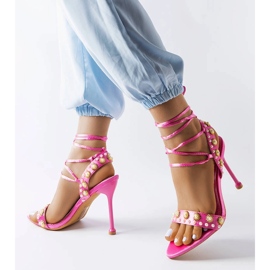 Rosa Sandalen verziert mit Grange-Perlen 1