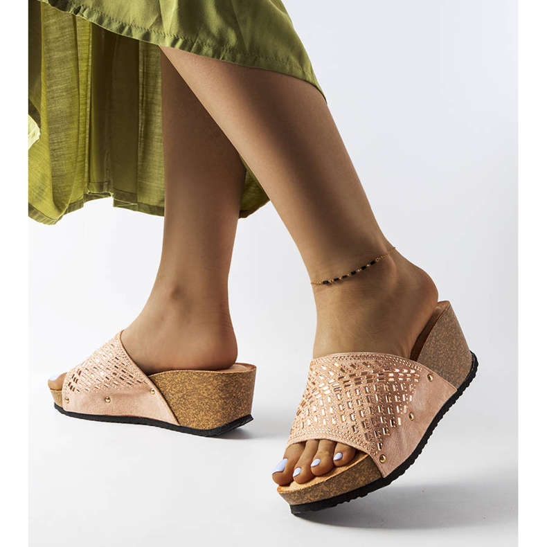 Rosafarbene Keilsandaletten mit Strasssteinen von Guymon 2