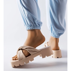 Pantoletten mit Traktorsohle in Dubé-Beige 2