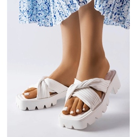 Weiße Dubé-Slider mit Traktorsohle beige 1